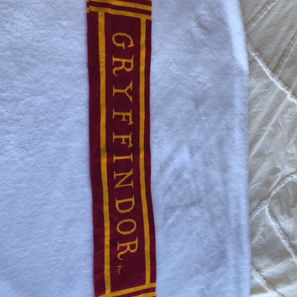 Harry Potter Gryffindor House scarf - Picture 4 of 5